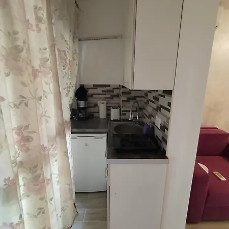 Apartment Garsoniera A La Noire Saturn